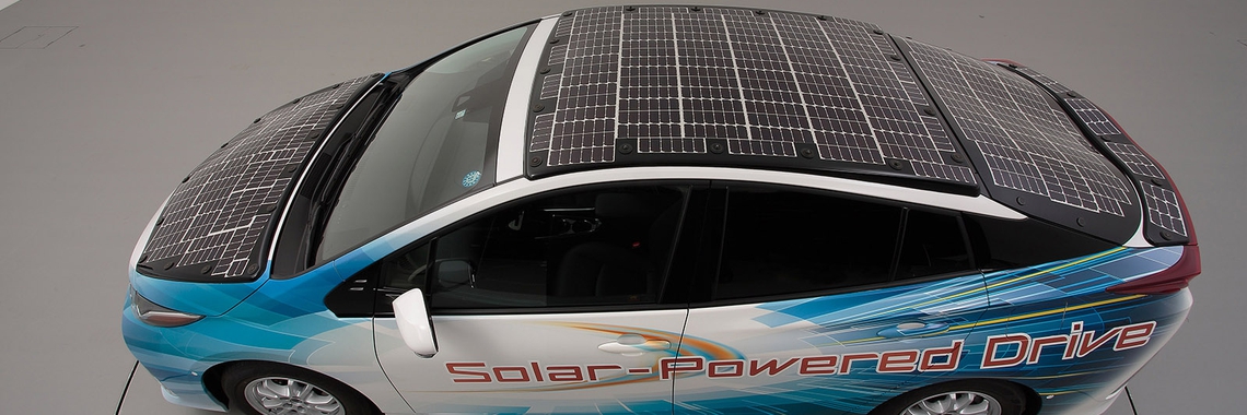 Deze Toyota Prius rijdt deels op zonne-energie